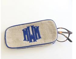   Single or Double Eyeglass Case in natural textured linen with Classic appliqué  Any appliqué or monogram available   7’’   Single or Double Eyeglass Case in natural textured linen with Classic appliqué  Any appliqué or monogram available   7’’ X 3’’ NULL