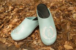 Seafoma green clog with cream thread seafoam green clog with cream thread 