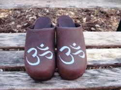 Brown nubuck with ohm in light blue- yoga symbol ohm clog 