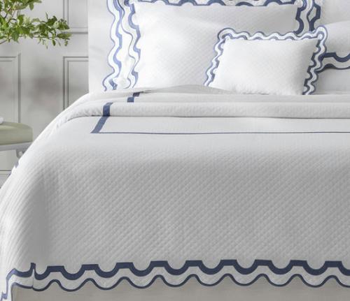 Matouk Mirasol Matelasse Full Queen Coverlet  Home & Garden > Linens & Bedding > Bedding > Comforters & Comforter Sets