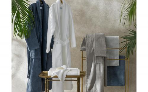 Matouk Milagro Monogrammed Robe  Apparel & Accessories > Clothing > Sleepwear & Loungewear > Robes