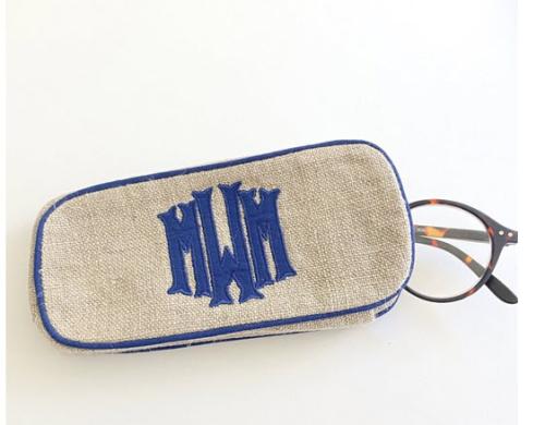   Single or Double Eyeglass Case in natural textured linen with Classic appliqué  Any appliqué or monogram available   7’’   Single or Double Eyeglass Case in natural textured linen with Classic appliqué  Any appliqué or monogram available   7’’ X 3’’ NULL